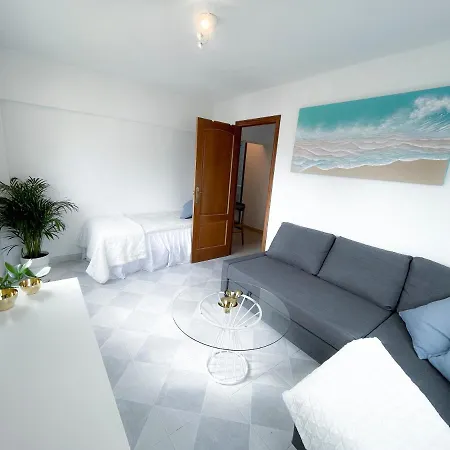 Aparthotel La Zenia House