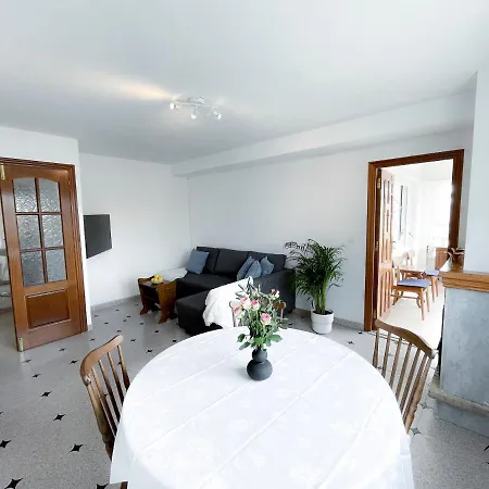 Aparthotel La Zenia House