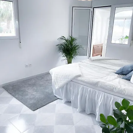 Apartahotel La Zenia House *